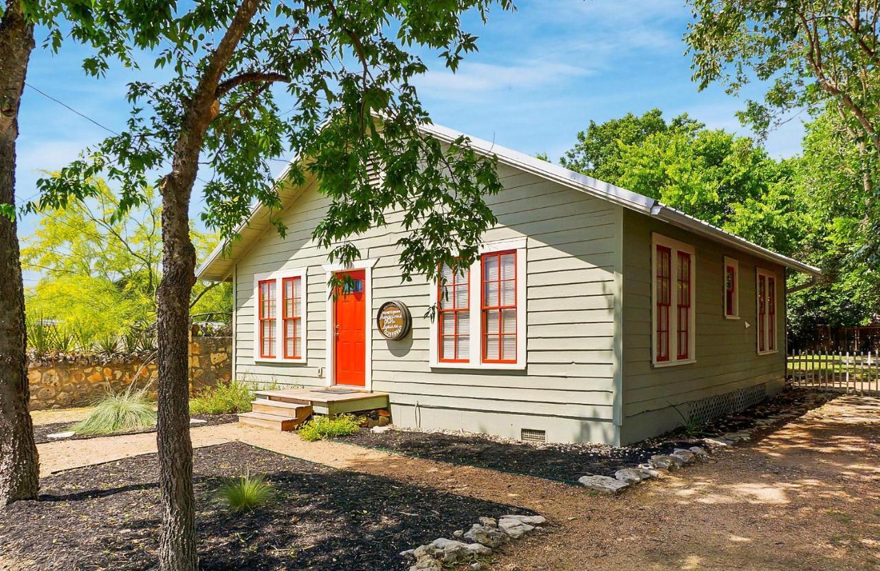 Bungalows On The Square- Unit 1 Wimberley Exterior photo